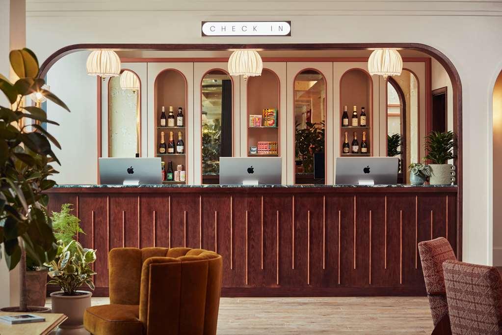 The Hoxton Shepherds Bush Лондон Екстериор снимка